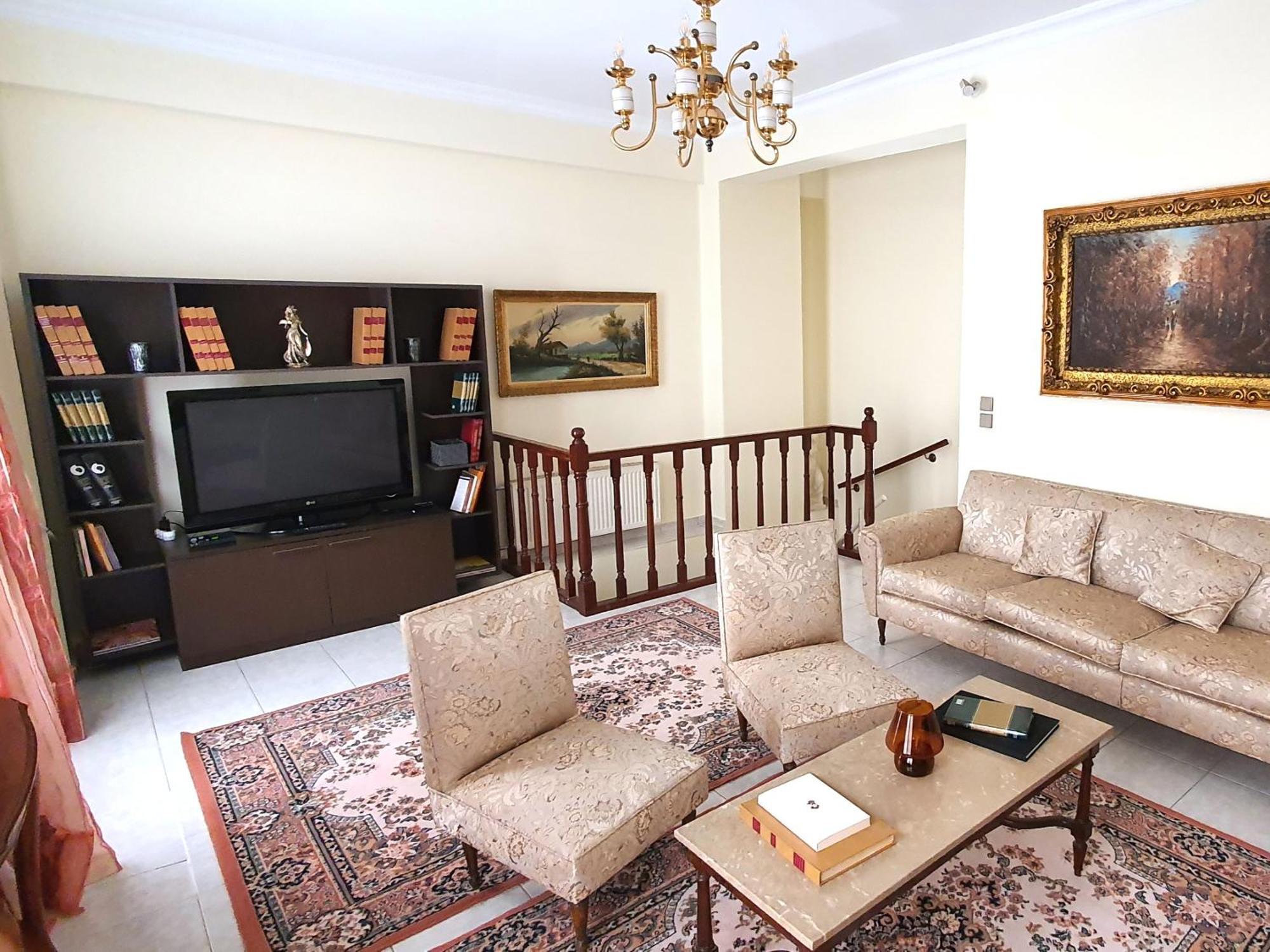 Mando Patrasso - Classical Apartment In The Center Of Patras With Free Parking Eksteriør bilde