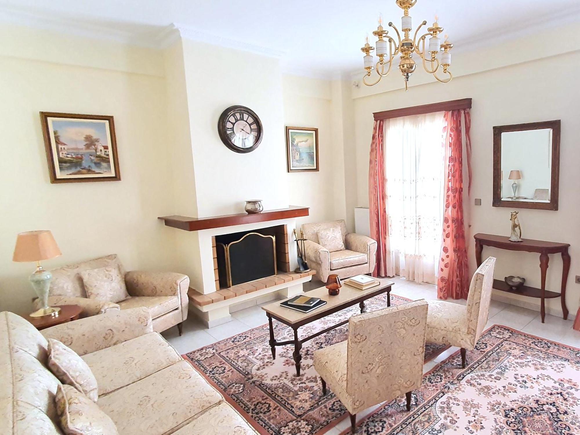 Mando Patrasso - Classical Apartment In The Center Of Patras With Free Parking Eksteriør bilde